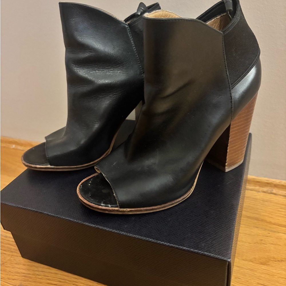 Elegant Black Peep-Toe Heeled Boots
